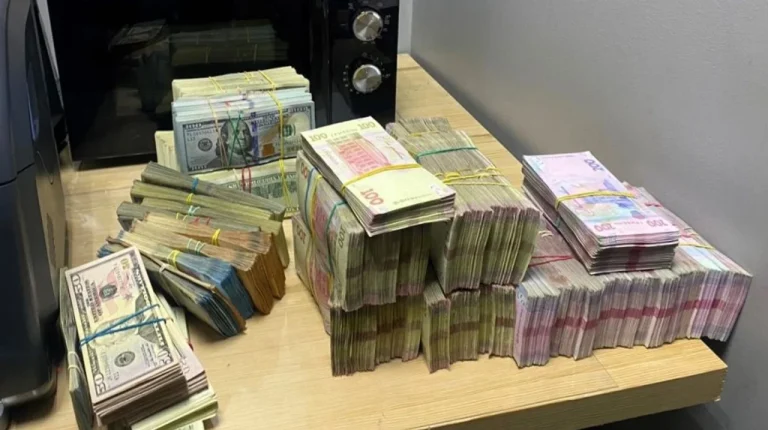 На Дніпропетровщині викрили конвертцентр із 20 підконтрольними фірмами